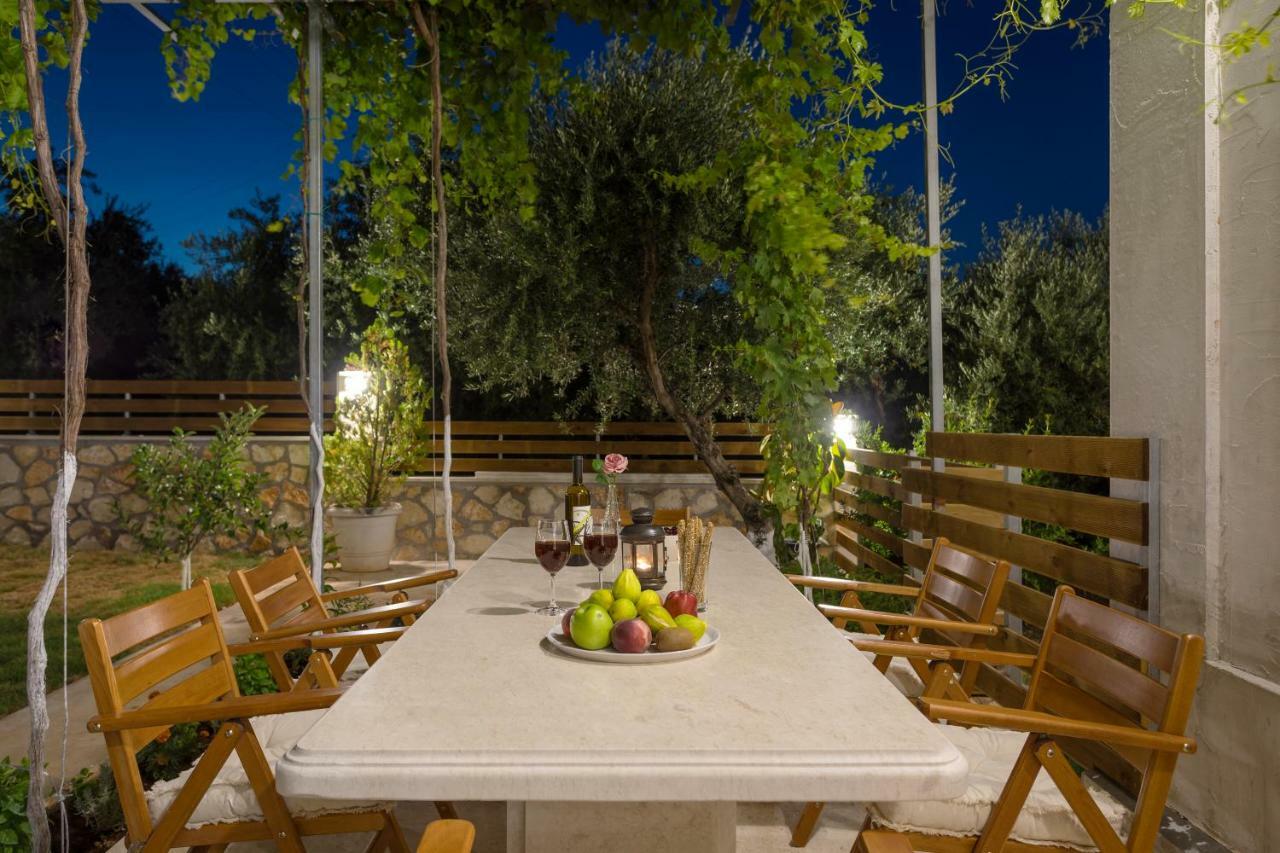 Villa Serenity Agia Marina  Ngoại thất bức ảnh
