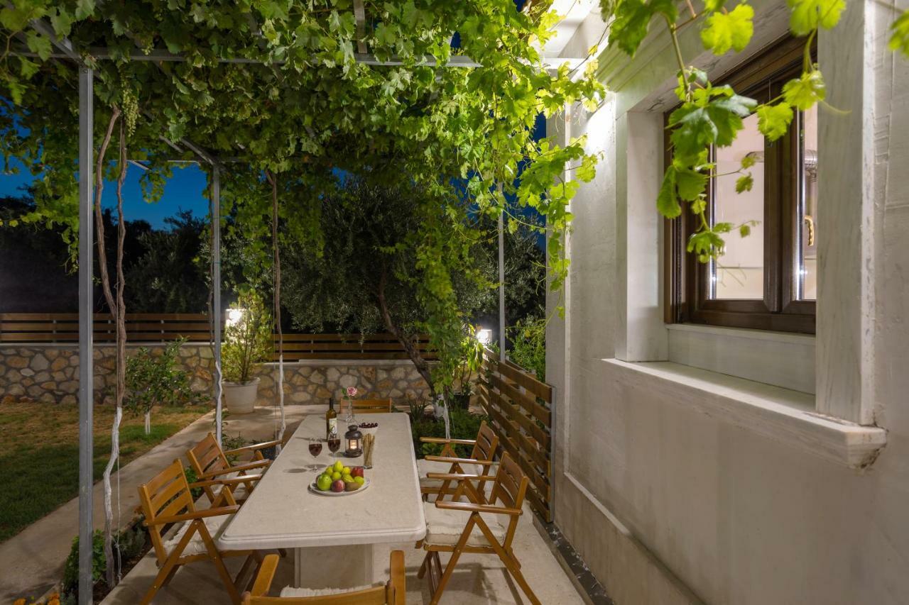 Villa Serenity Agia Marina  Ngoại thất bức ảnh